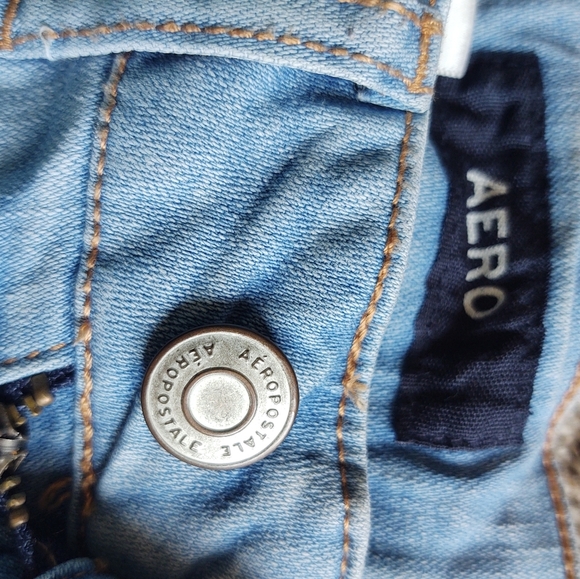 Aero Size 00 Distressed Low Rise Midi Jean Shorts! - Picture 11 of 12